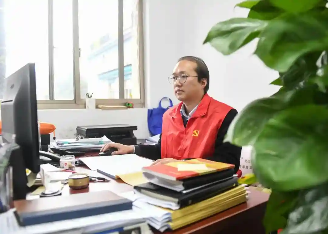 四级残疾却两次捐髓，曾历经病痛的他说，能给患者生的希望就会义无反顾