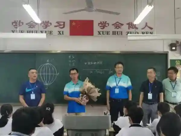 被“强制”停课！这位老师背后的故事让人感动